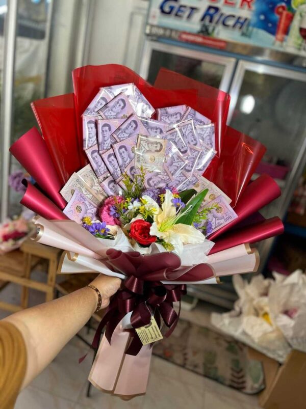 E45-ช่อแบงค์พันพับรูปหัวใจ พร้อมดอกไม้สีสดตัดกัน