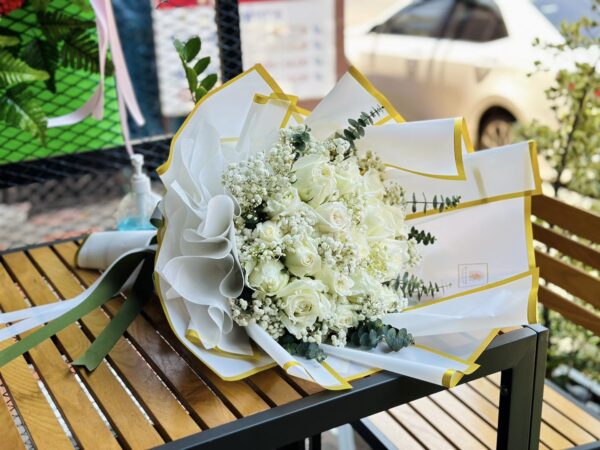 P099-กุหลาบขาวสวยสง่า "ขาวละมุน"